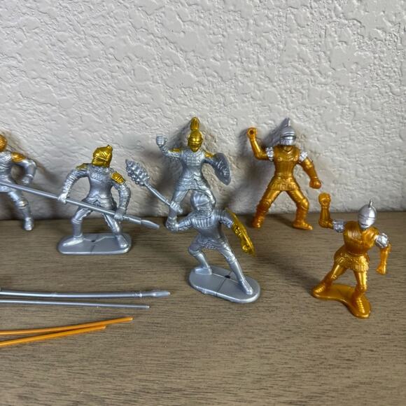 Set of 11 Gold & Silver Knight Soldier Action Figures - Picture 2 of 4